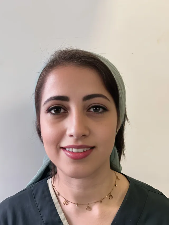فاطمه آقایی اپراتور لیزر